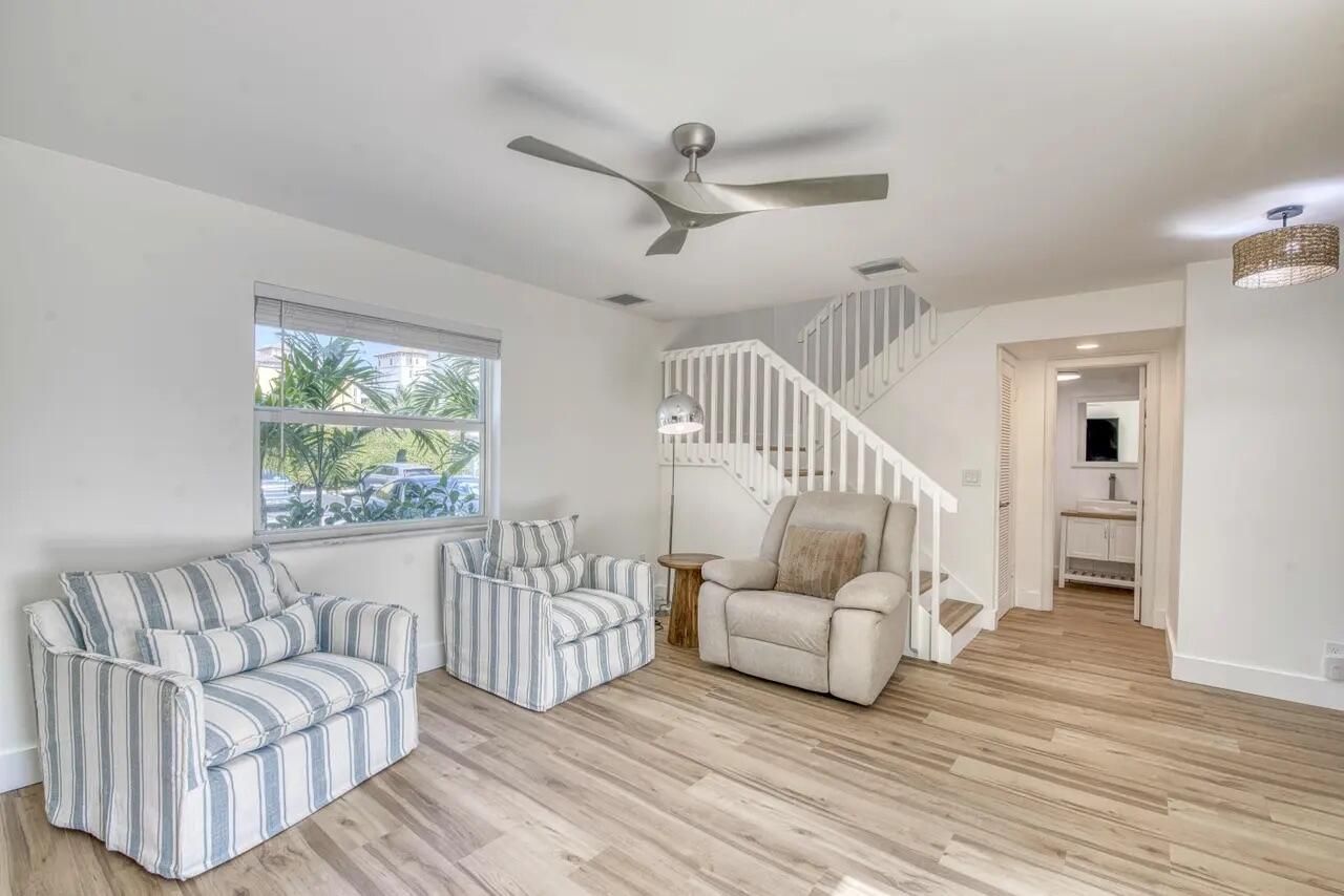 106 Linda Lane, Unit 4, Palm Beach Shores, FL 33404 Photo