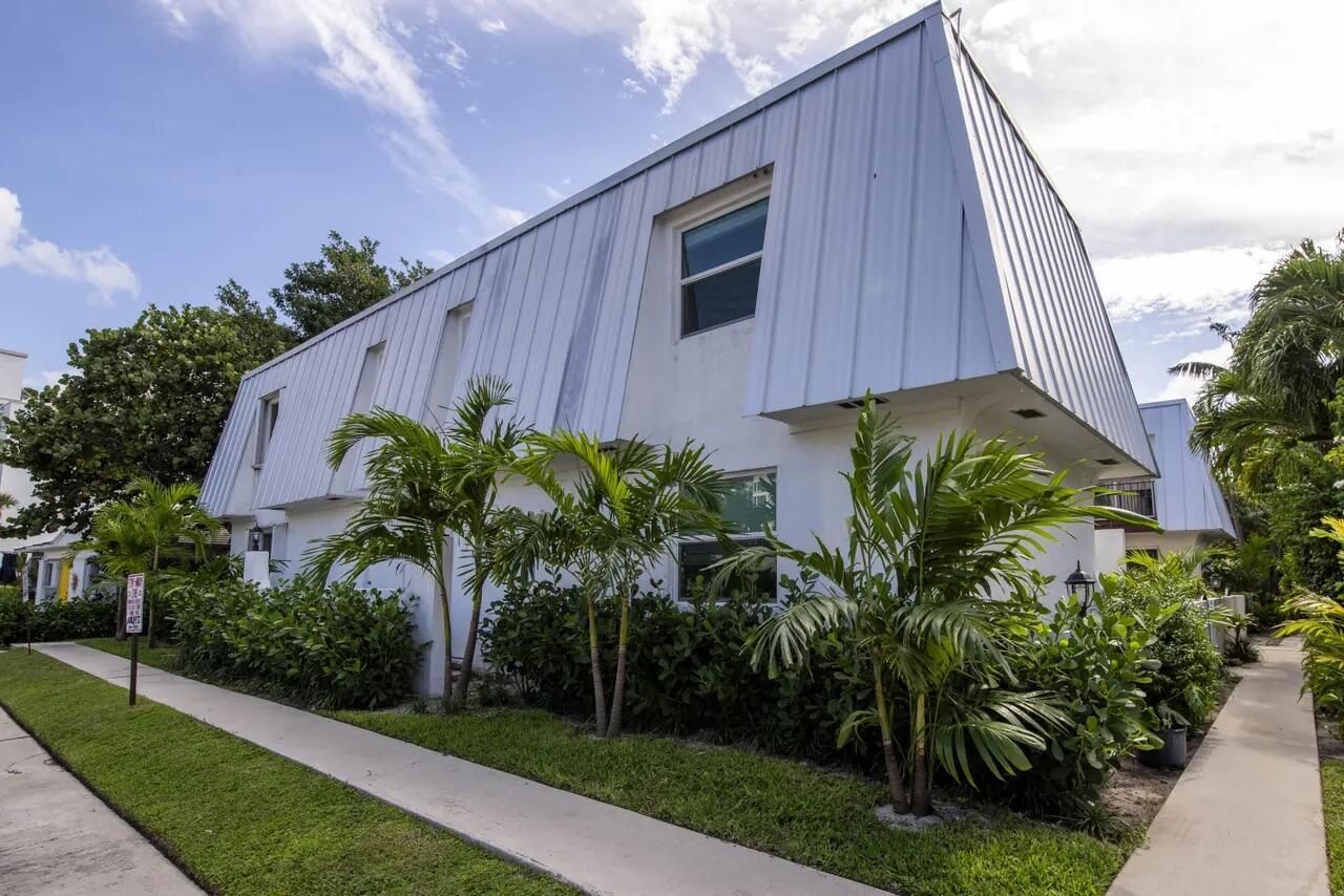 106 Linda Lane, Unit 4, Palm Beach Shores, FL 33404 Photo