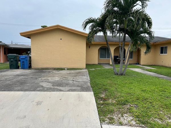2339 NW 28th Street, Oakland Park, FL 33311