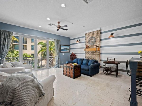 12 SE 1st Avenue, Unit 302, Delray Beach, FL 33444