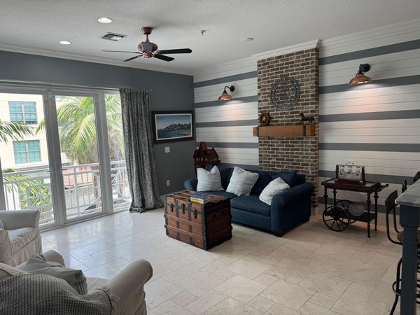 12 SE 1st Avenue, Unit 302, Delray Beach, FL 33444