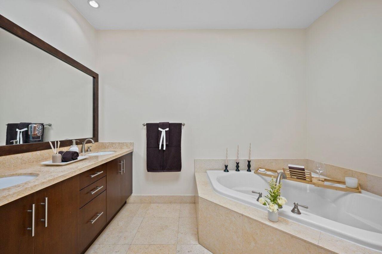 12 SE 1st Avenue, Unit 302, Delray Beach, FL 33444 Photo