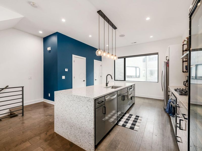 230 Neruda Avenue , Columbus, OH 43215 Photo 10