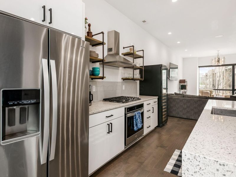 230 Neruda Avenue , Columbus, OH 43215 Photo 11