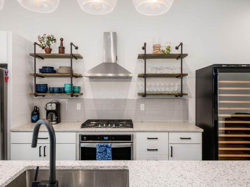 230 Neruda Avenue , Columbus, OH 43215 Photo 12