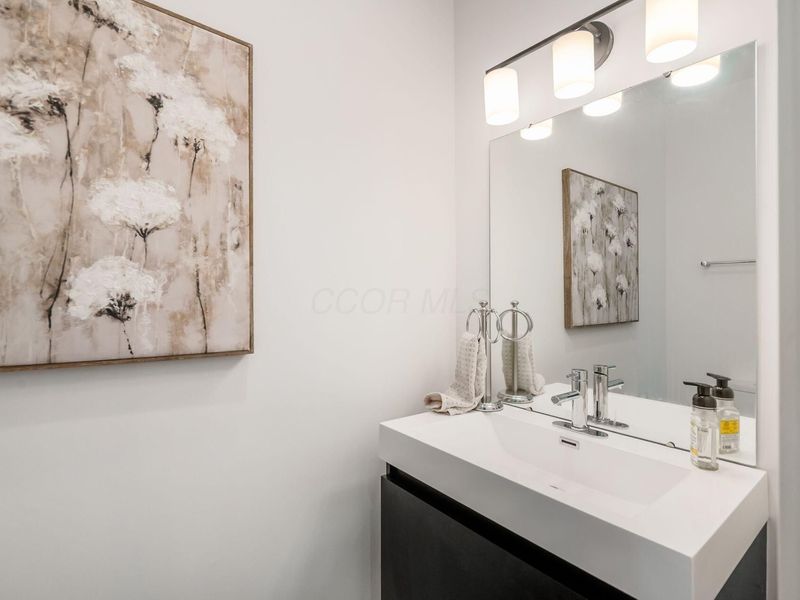 230 Neruda Avenue , Columbus, OH 43215 Photo 13