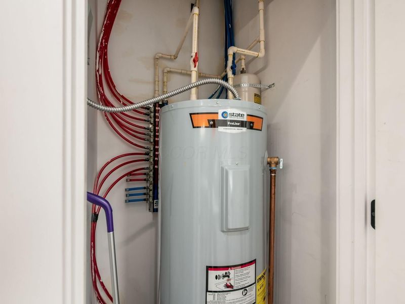 230 Neruda Avenue , Columbus, OH 43215 Photo 14