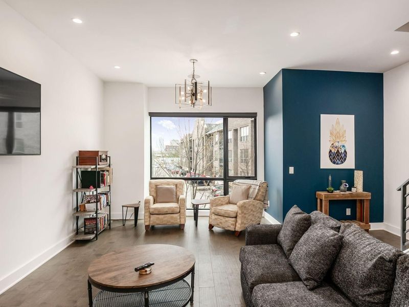 230 Neruda Avenue , Columbus, OH 43215 Photo 16