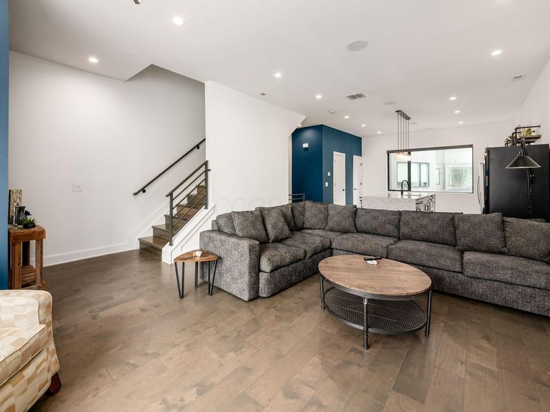 230 Neruda Avenue , Columbus, OH 43215 Photo 17