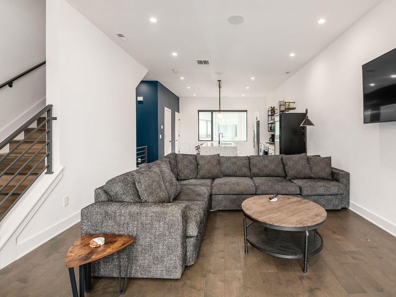 230 Neruda Avenue , Columbus, OH 43215 Photo 18