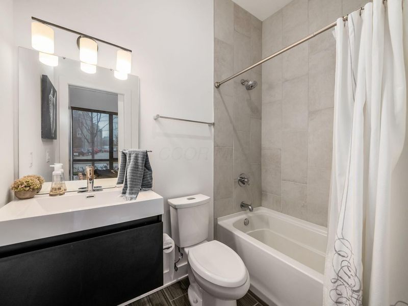 230 Neruda Avenue , Columbus, OH 43215 Photo 23