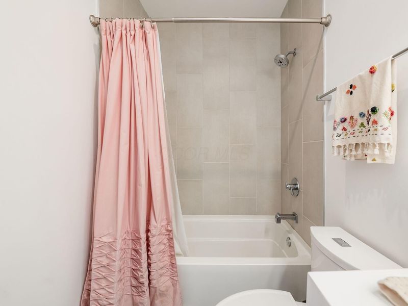 230 Neruda Avenue , Columbus, OH 43215 Photo 29