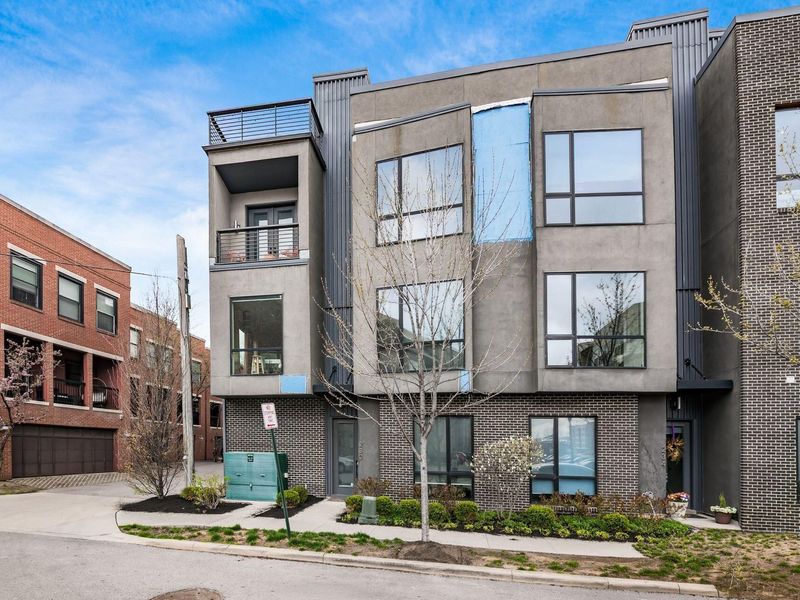 230 Neruda Avenue , Columbus, OH 43215 Photo 3