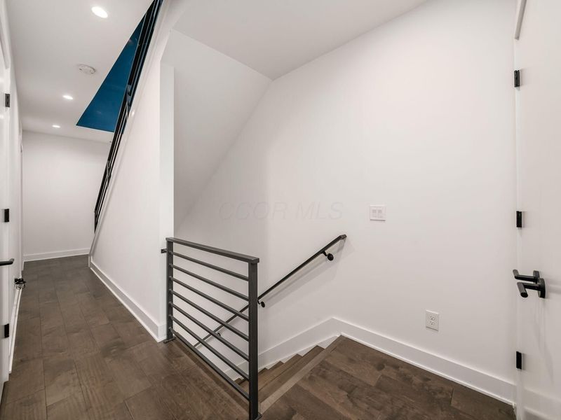 230 Neruda Avenue , Columbus, OH 43215 Photo 30