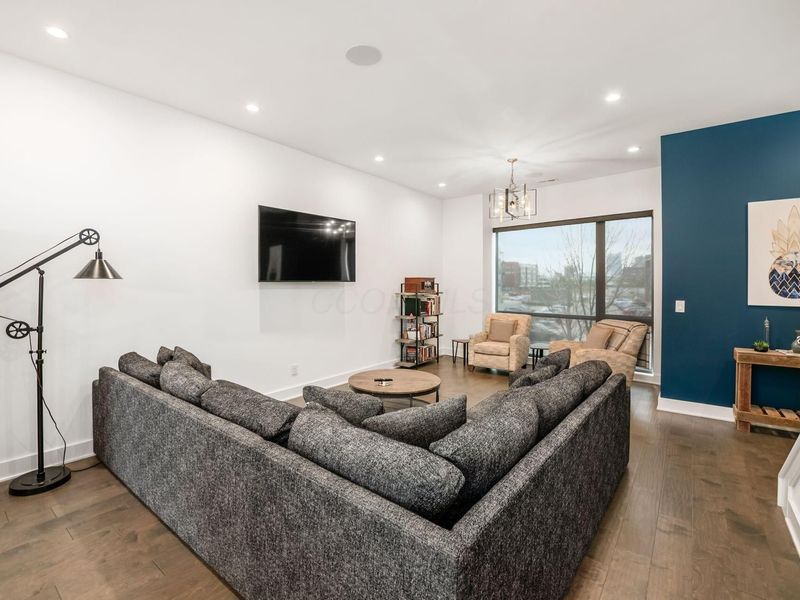 230 Neruda Avenue , Columbus, OH 43215 Photo 7