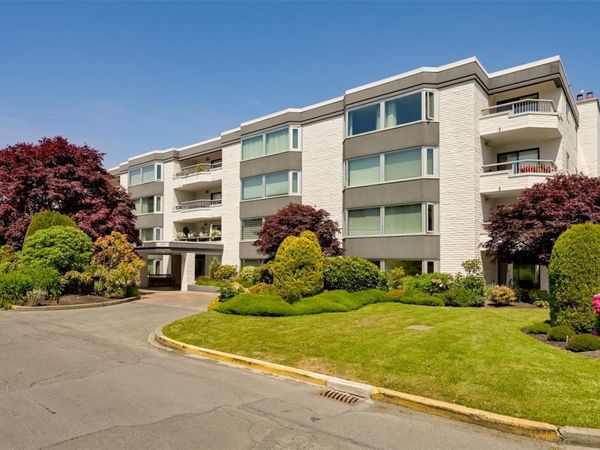 1370 Beach Dr, Unit 409, Oak Bay, BC V8S 2N6