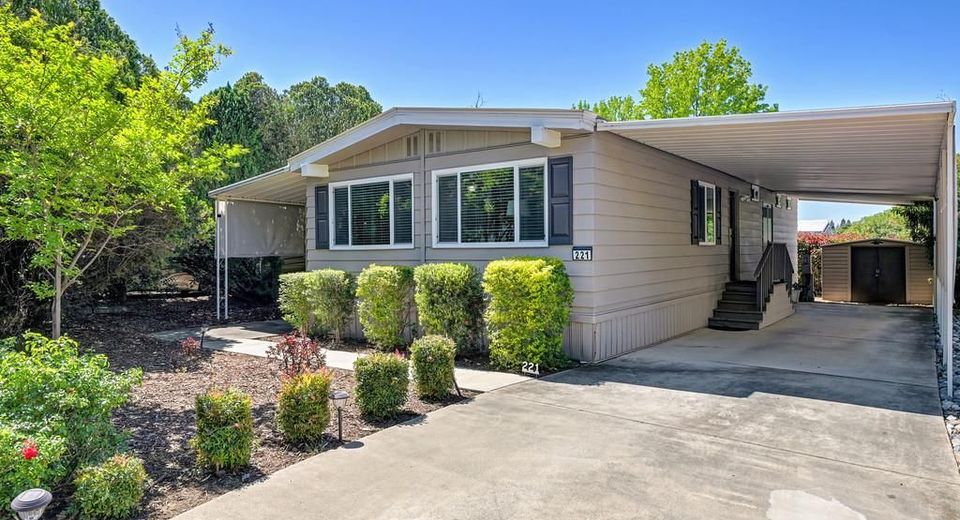 221 Bluebird Ln, Folsom, CA 95630 Photo