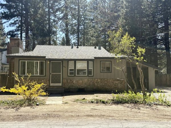 900 Patricia Ln, South Lake Tahoe, CA 96150