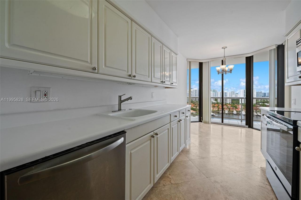 3640 Yacht Club Drive , Unit 1807, Aventura, FL 33180 Photo