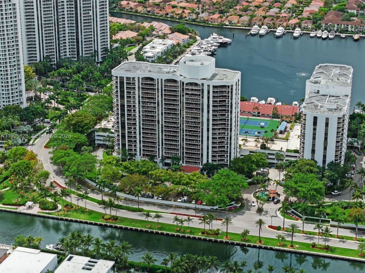 3640 Yacht Club Drive , Unit 1807, Aventura, FL 33180 Photo