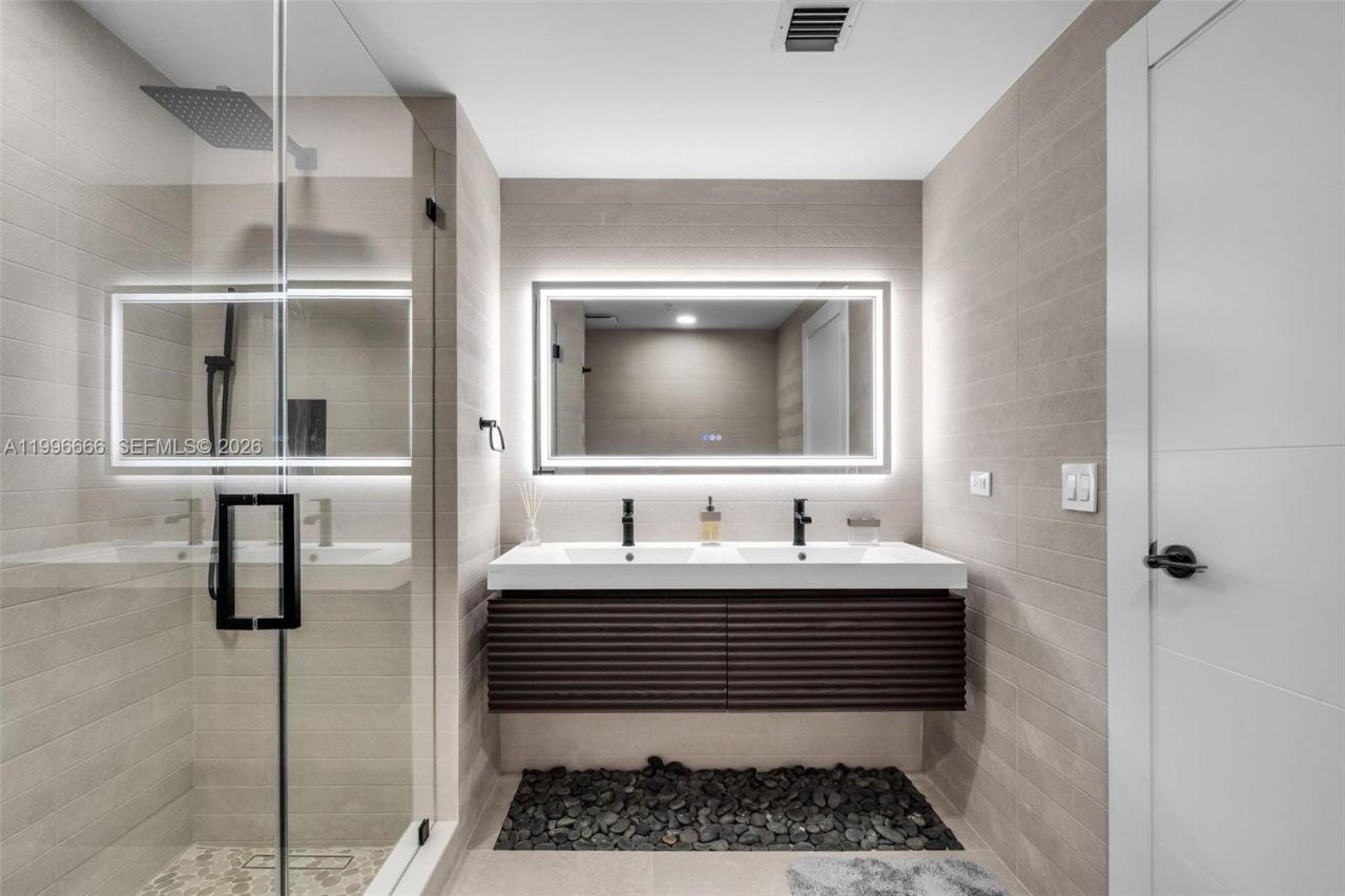 244 Biscayne Blvd, Unit 239, Miami, FL 33132 Photo