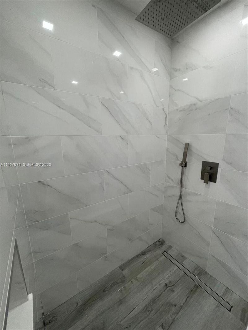 19740 W Saint Andrews Dr , Hialeah, FL 33015 Photo