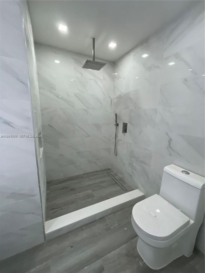 19740 W Saint Andrews Dr , Hialeah, FL 33015 Photo