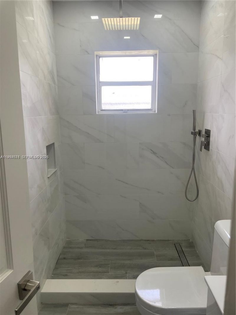 19740 W Saint Andrews Dr , Hialeah, FL 33015 Photo