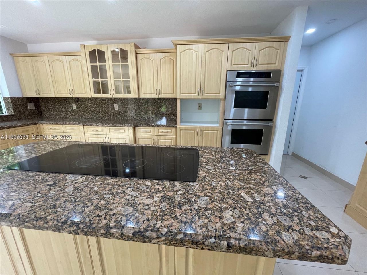 19740 W Saint Andrews Dr , Hialeah, FL 33015 Photo