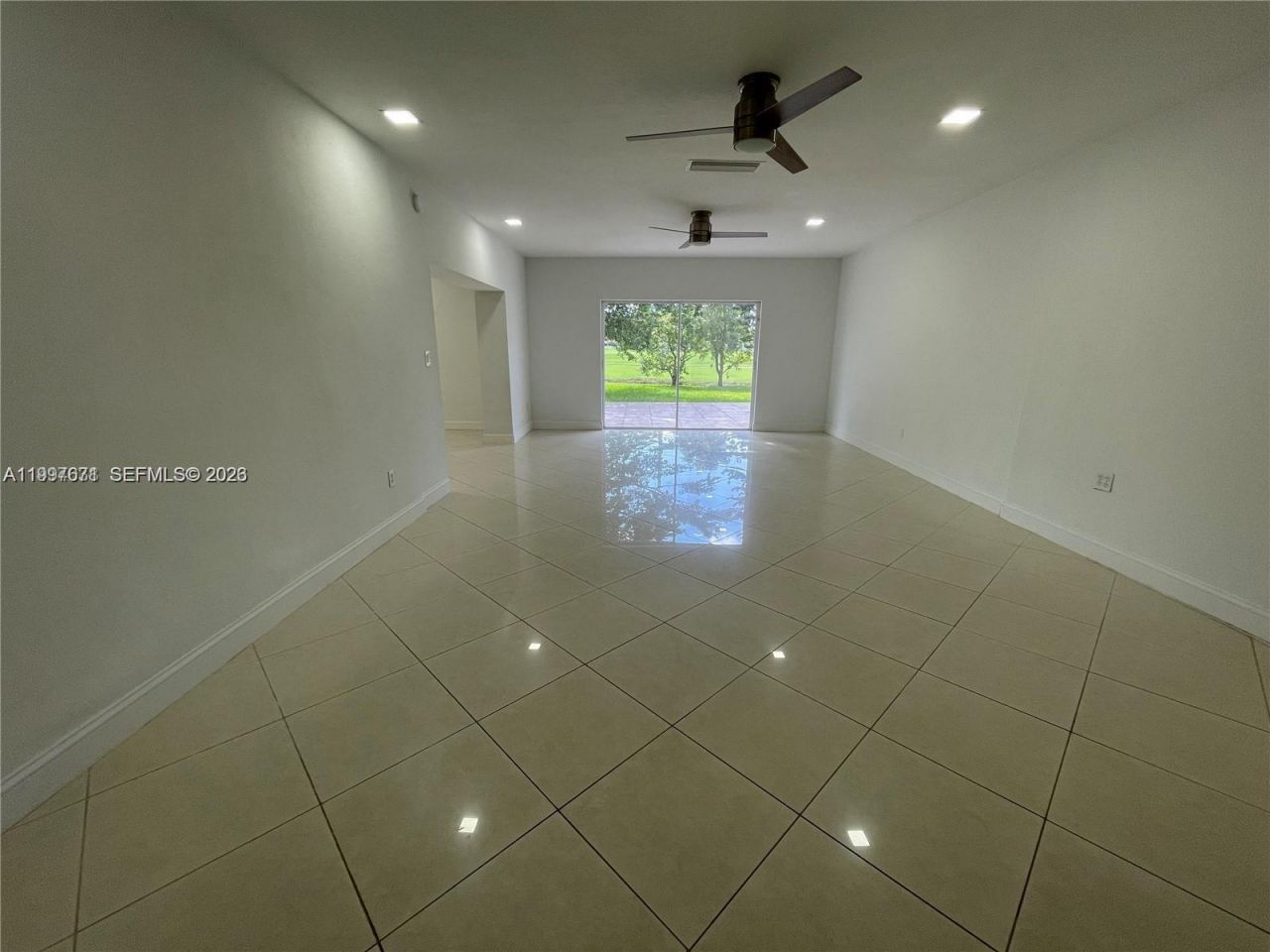 19740 W Saint Andrews Dr , Hialeah, FL 33015 Photo