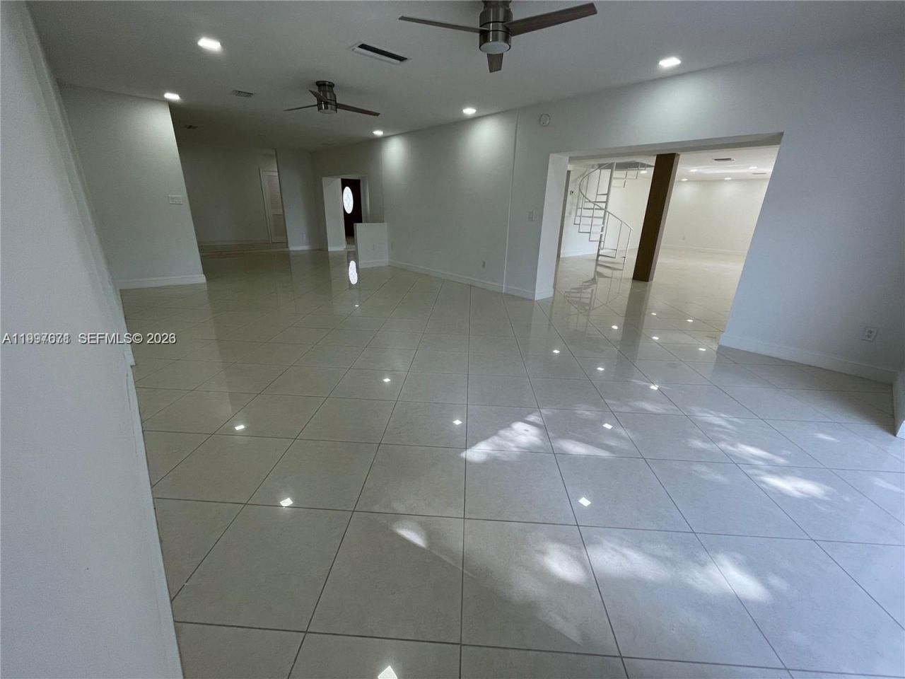 19740 W Saint Andrews Dr , Hialeah, FL 33015 Photo