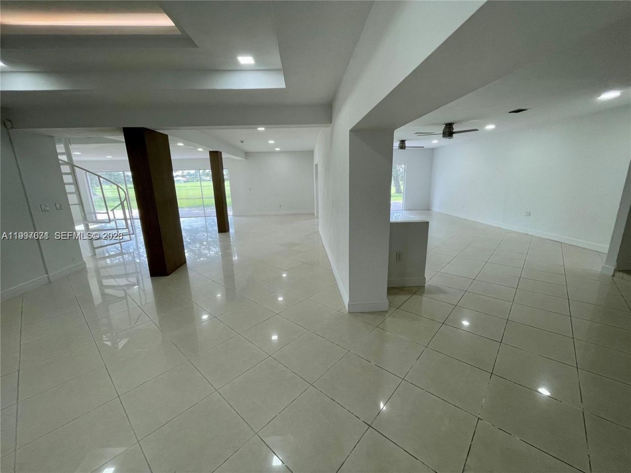 19740 W Saint Andrews Dr , Hialeah, FL 33015 Photo