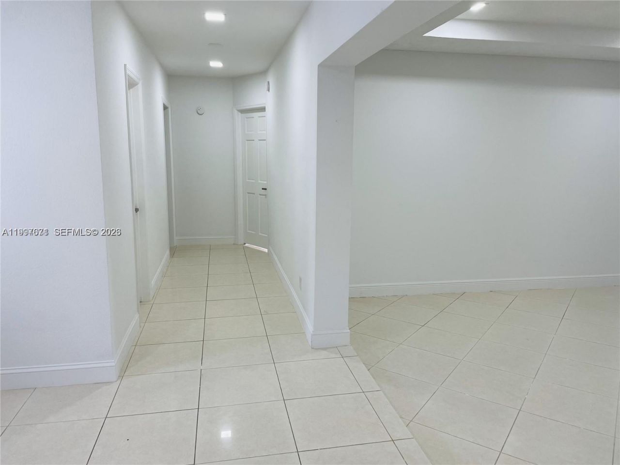 19740 W Saint Andrews Dr , Hialeah, FL 33015 Photo