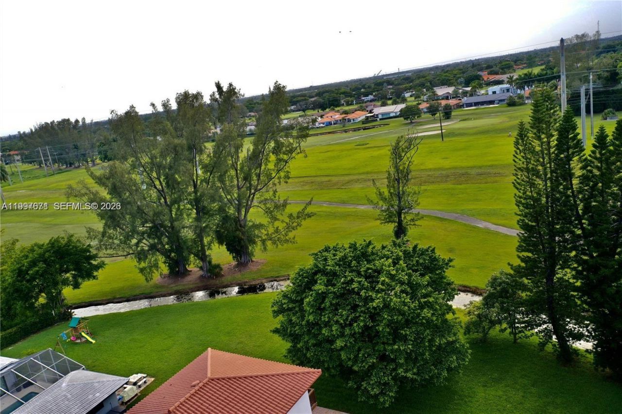 19740 W Saint Andrews Dr , Hialeah, FL 33015 Photo