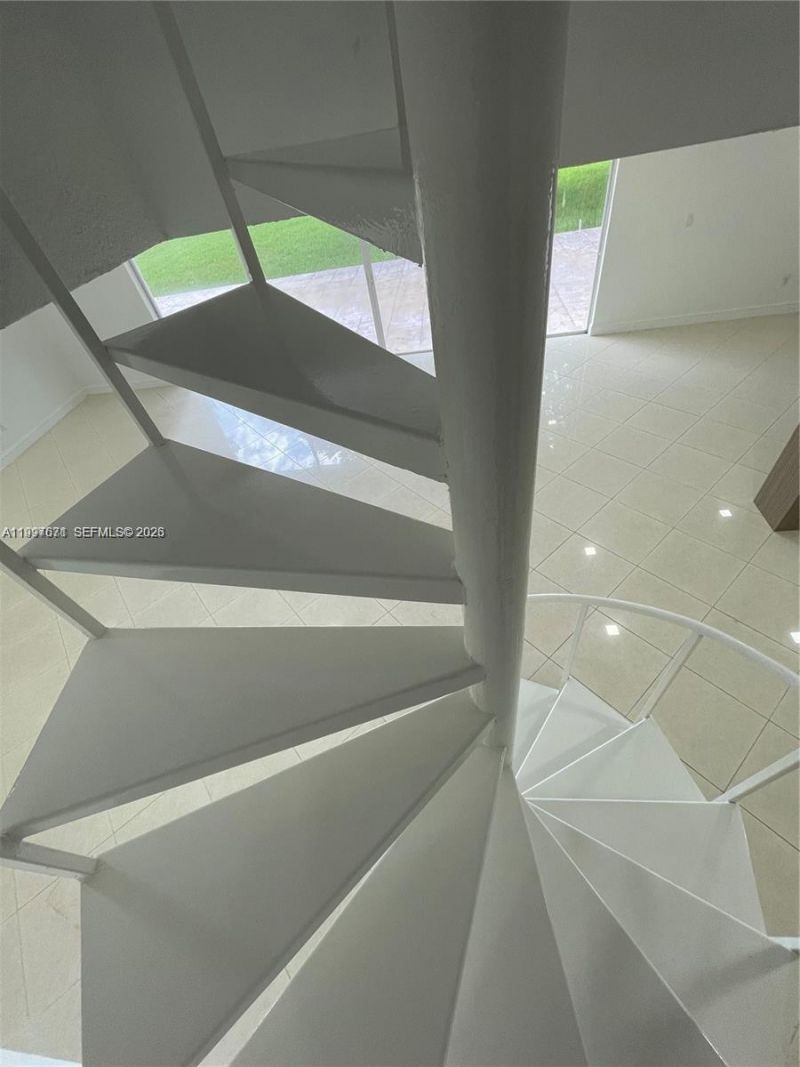 19740 W Saint Andrews Dr , Hialeah, FL 33015 Photo