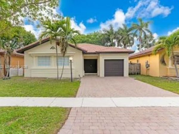 4127 NE 30th St, Homestead, FL 33033