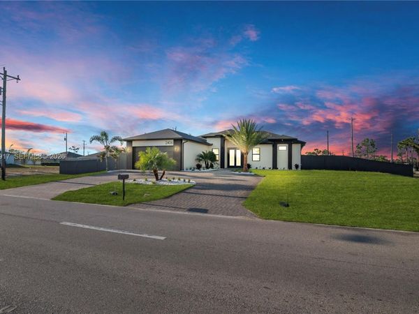 2406 Kismet PKWY , Cape Coral, FL 33993