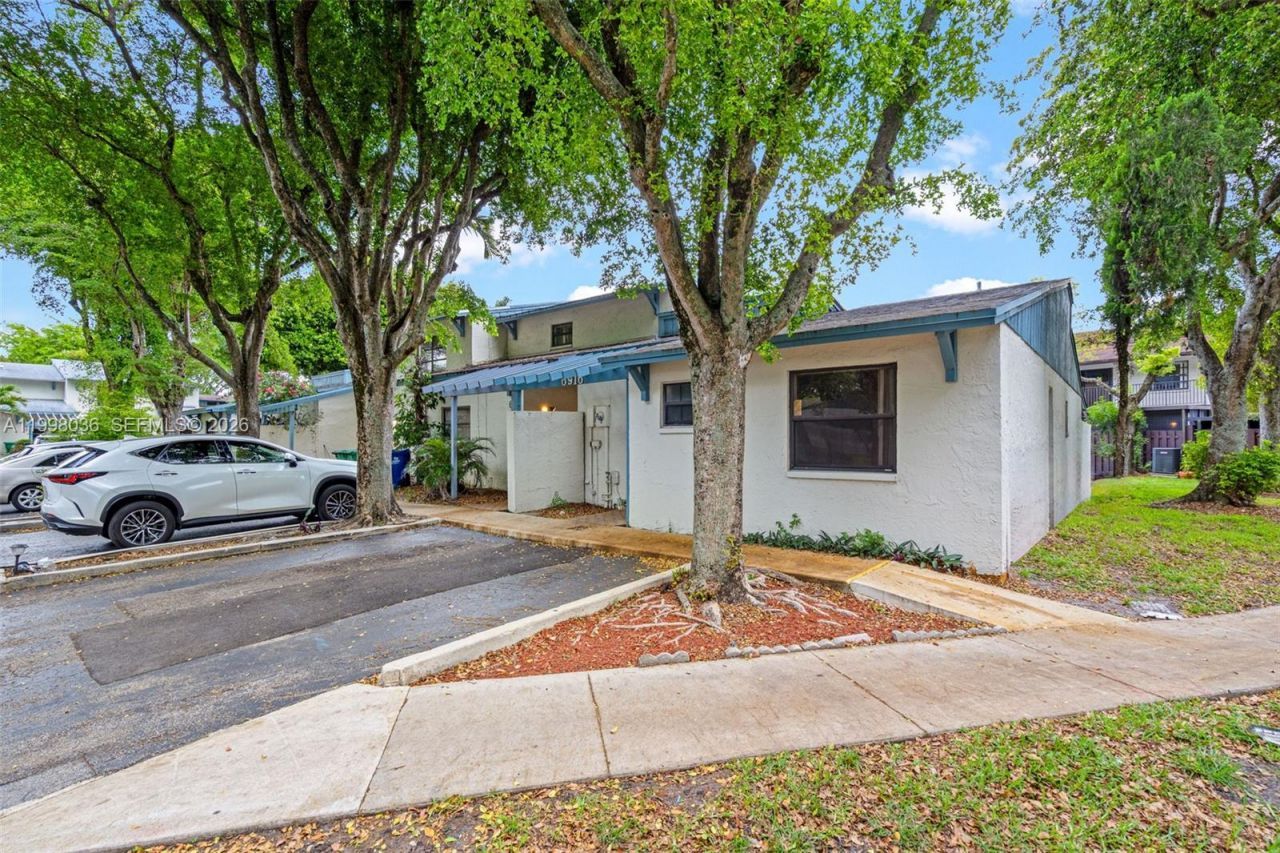 6916 SW 37th St, Unit 1-C, Miramar, FL 33023 Photo