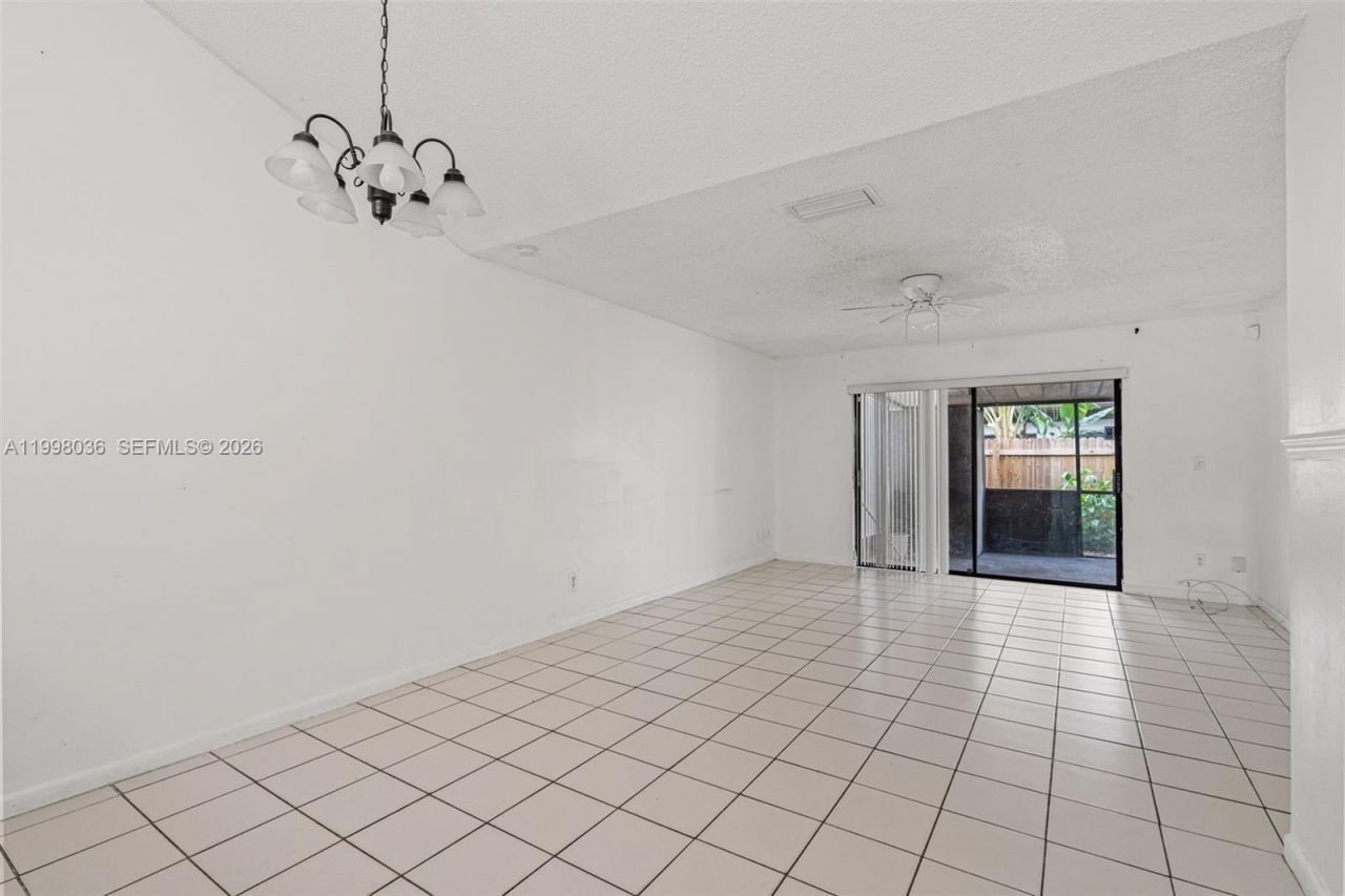 6916 SW 37th St, Unit 1-C, Miramar, FL 33023 Photo