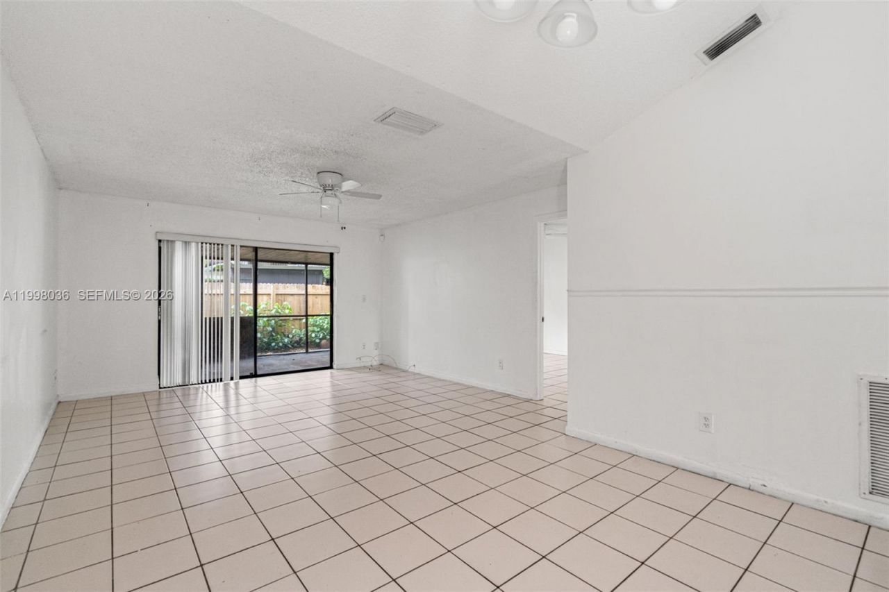 6916 SW 37th St, Unit 1-C, Miramar, FL 33023 Photo