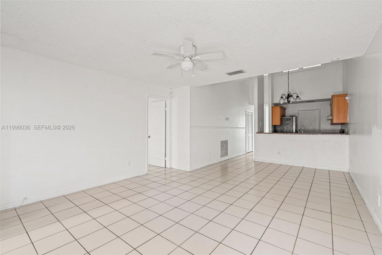 6916 SW 37th St, Unit 1-C, Miramar, FL 33023 Photo