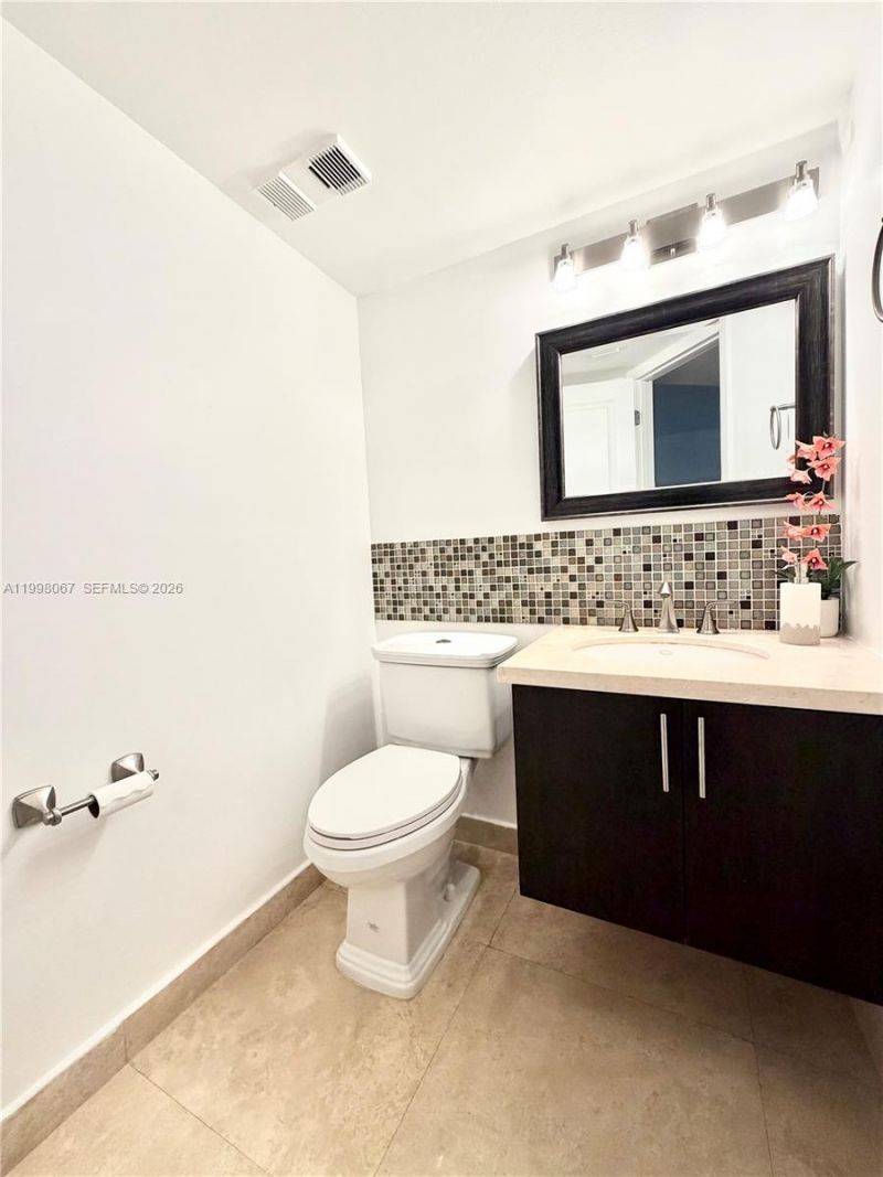 15405 N Miami Lakeway N, Unit 207, Miami Lakes, FL 33014 Photo