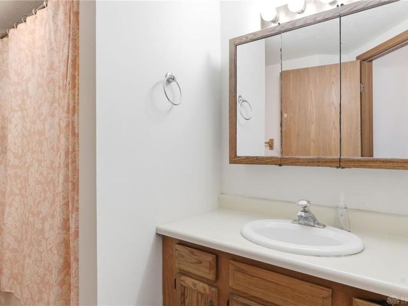 1562 Alameda Drive, Xenia, OH 45385 Photo 11