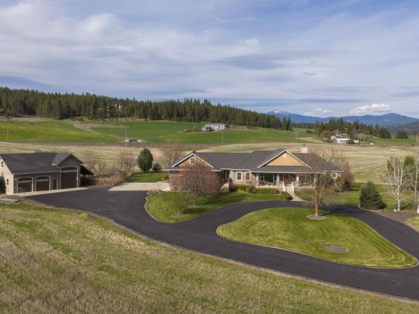 10311 E Peone Landing Ln, Mead, WA 99021