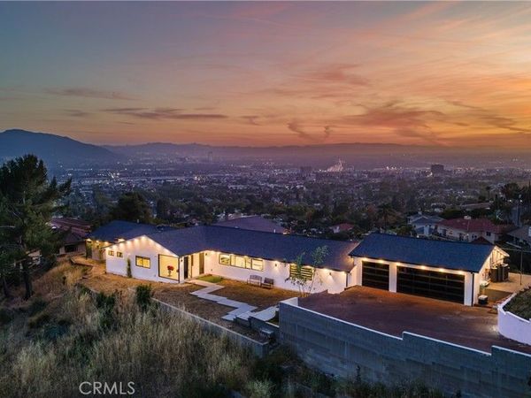 1001 Via Alta, Burbank, CA 91501