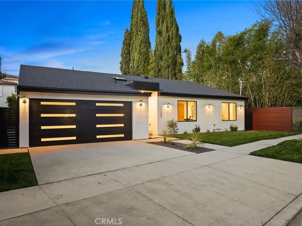 15609 Huston Street, Encino, CA 91436