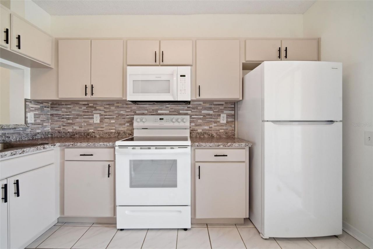 6229 Bayside Key Drive, Tampa, FL 33615 Photo
