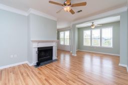 2333 Chatelain Way photo 4