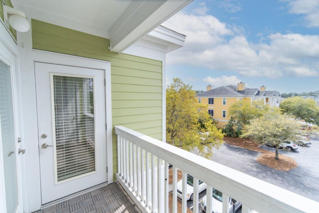 2333 Chatelain Way Photo 7