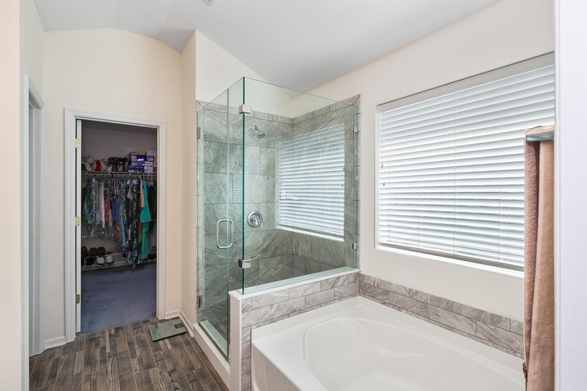 2800 Bottlebrush Court Photo 24